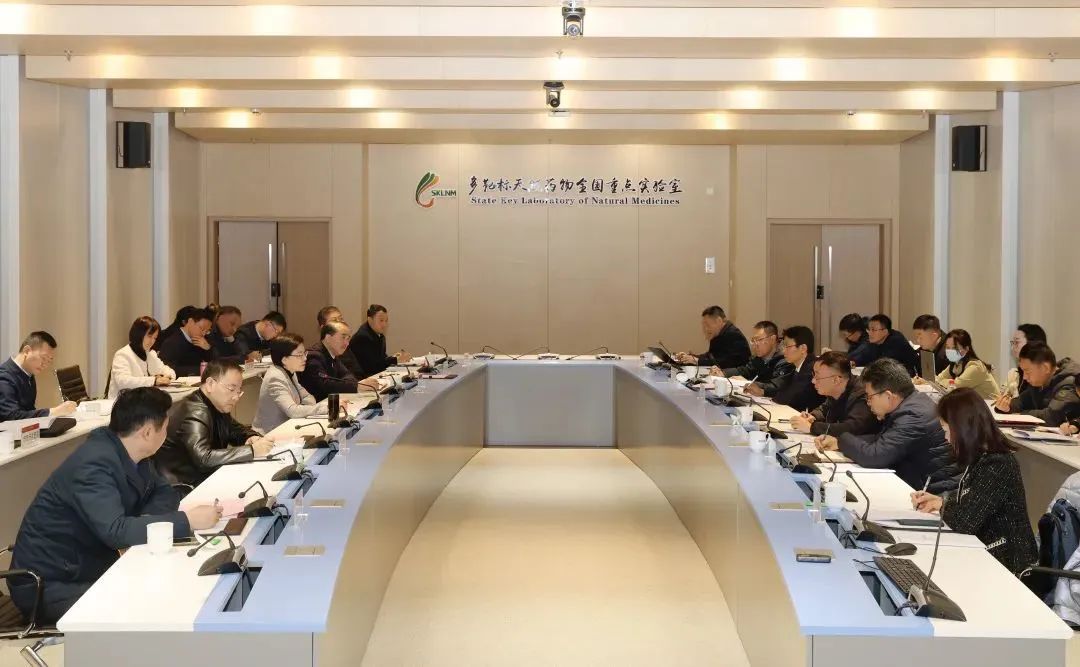 37000vip威尼斯董事长邵阳参加市委生物医药产业发展专题调研