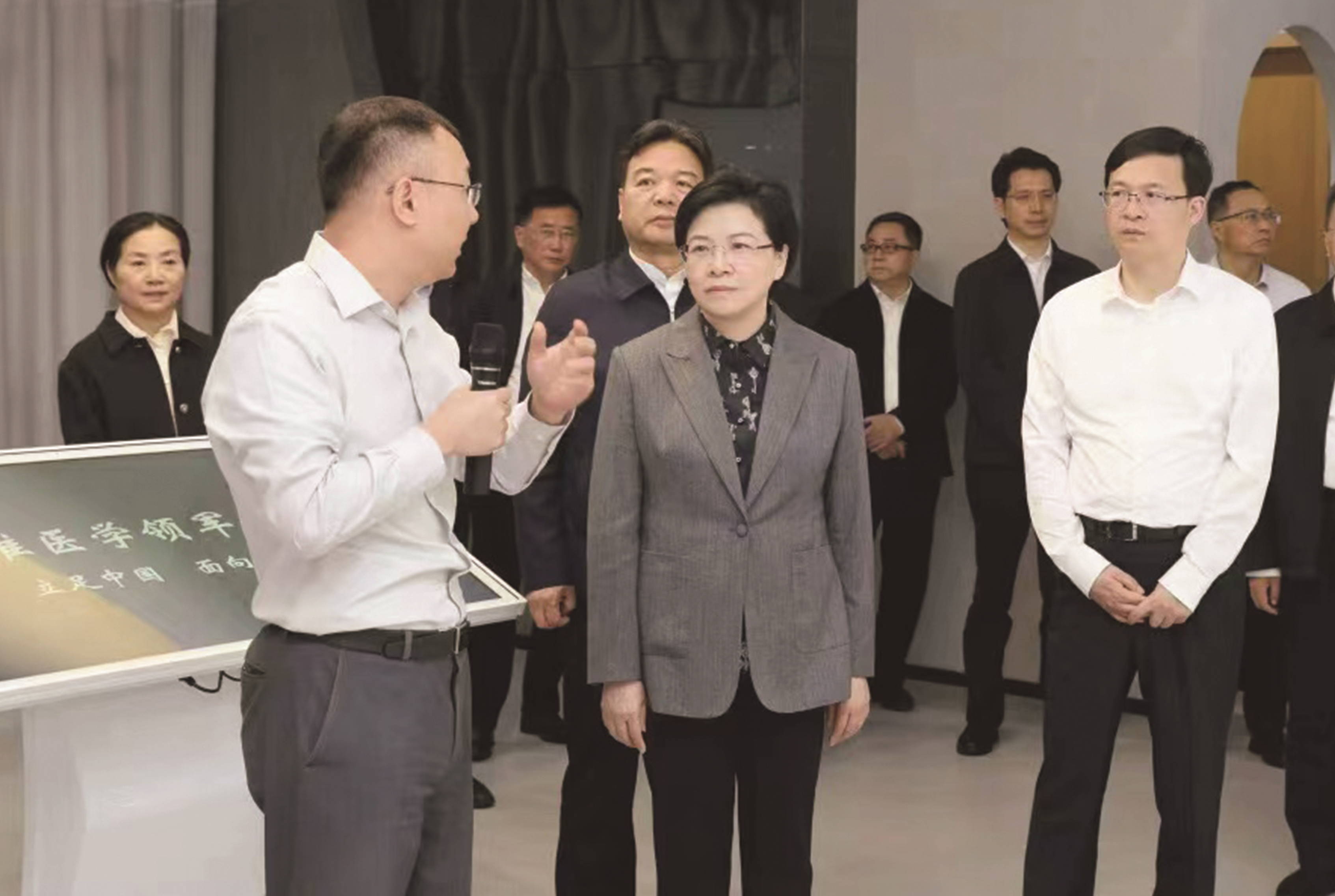 南京市委书记韩立明、市长陈之常一行参观37000vip威尼斯 