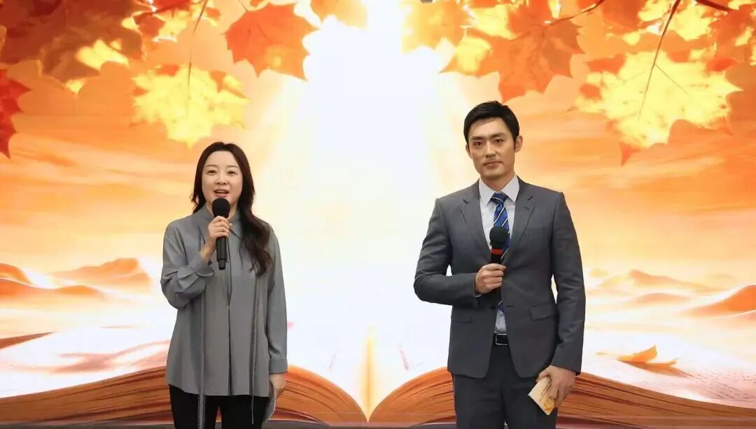 总台中文国际频道主持人刘阳、南京联合国教科文组织文学之都官方联络人袁爽现场推介