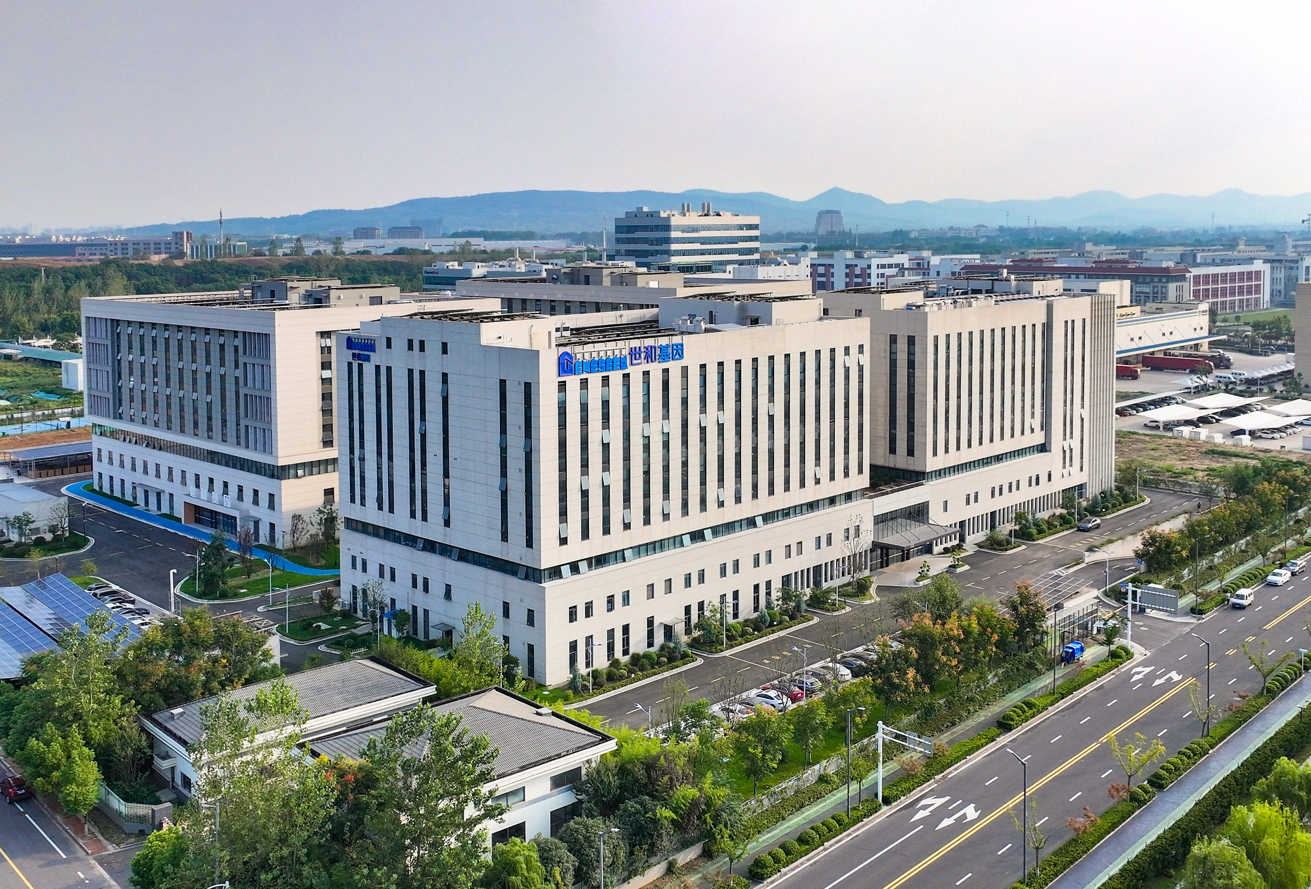 37000vip威尼斯总部大楼